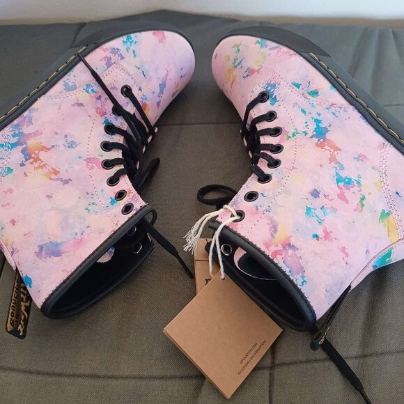 NWT SIZE 6 Dr. Martens Women's Sheridan 'Pink Rainbow Burst' Boots - Picture 6 of 10